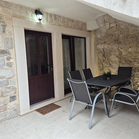 Apartment Rika Omis Luaran gambar