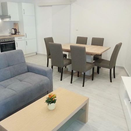 Apartment Rika Omis Luaran gambar